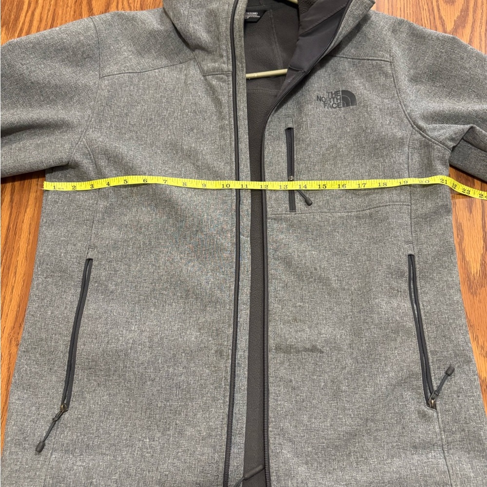The North Face mens windwall Gray spring jacket